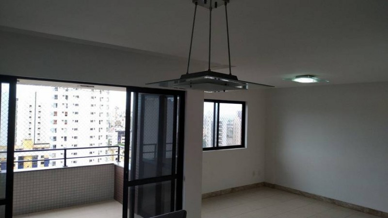 4 Quartos, (três suítes),160 MT, nascente , andar alto , vista mar, 3 garagens. Pituba Ville